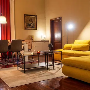 https://ludyta-house-in-centro-arezzo.it-tuscanyhotel.com